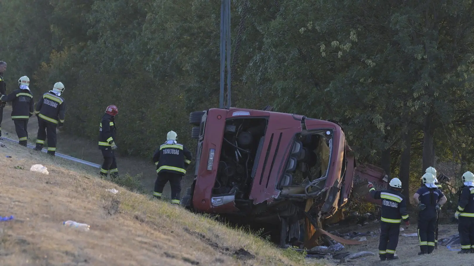 Wracali z pielgrzymki. Nocą autokar wypadł z M3 na Węgrzech. 12 Polaków nie żyje