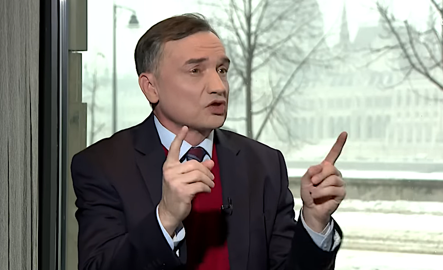 Pojechali na wieś Ziobry, tak mówią o nim mieszkańcy. „Nikt panu się przed kamerą nie wypowie”